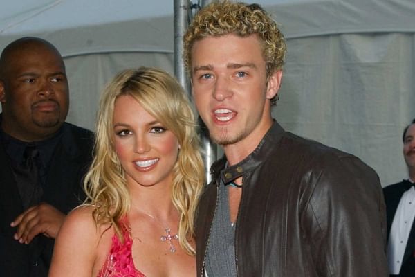 Britney Spears & Justin Timberlake @ 2002 American Music Awards