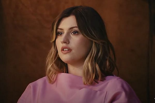 Marine (Star Academy) veut intégrer un hommage sur son premier album