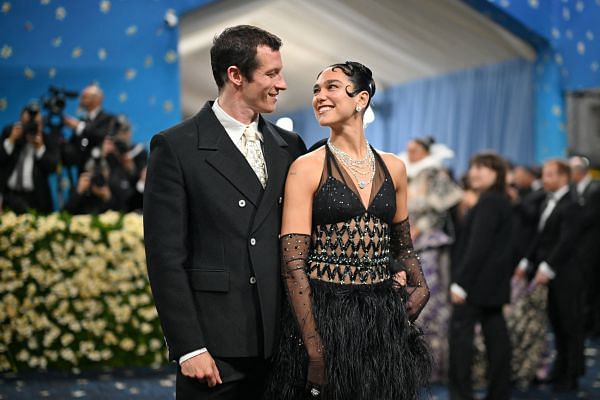 Dua Lipa Callum turner