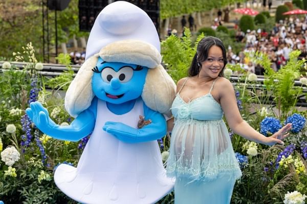 Rihanna Schtroumpfs