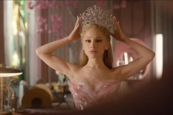 Ariana Grande as Glinda in Wicked II (trailer)